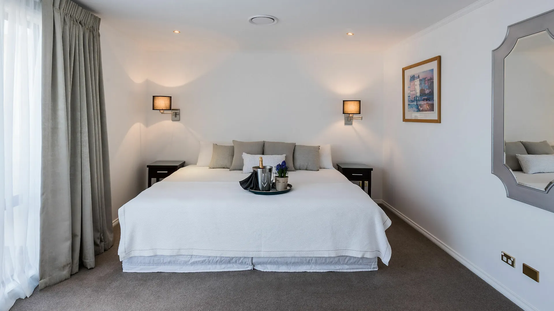 Fino Hotel & Suites 4*, Christchurch